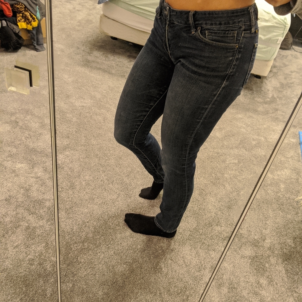 Lucky jeans 2/26 dark wash jeans barely worn